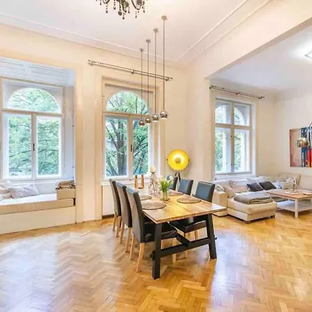 Elite Residences - Parizska Street 150 M2