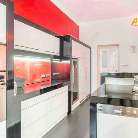 Elite Residences - Parizska Street 150 M2